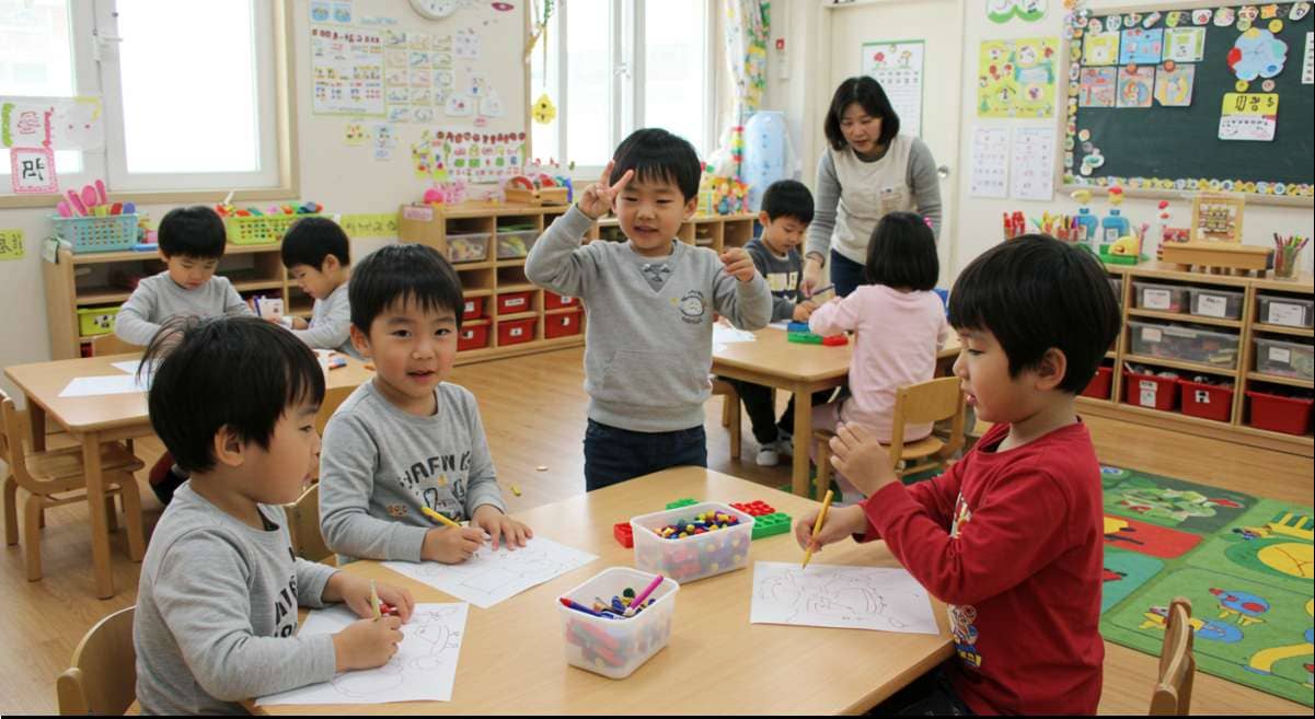 2025년 부모급여 현금 신청, 어린이집에서 노는 유치원생 사진
